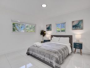 1050 NE 150th St, Miami FL 33161