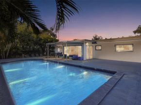 1050 NE 150th St, Miami FL 33161