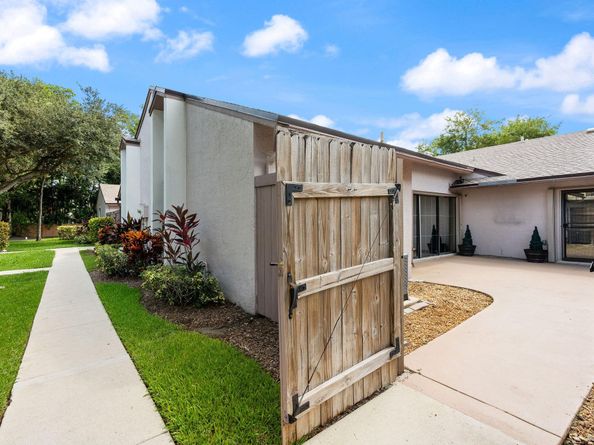 151 NW 115th Ave 405, Plantation FL 33325