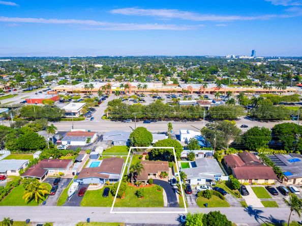 6731 Roosevelt Street, Hollywood FL 33024