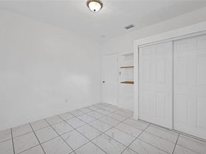 1114 NW 39th St, Miami FL 33127