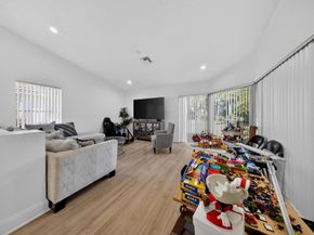 113 Egret Circle, Greenacres FL 33413