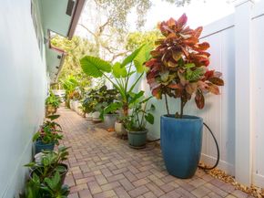 1502 SW 24th St, Fort Lauderdale FL 33315