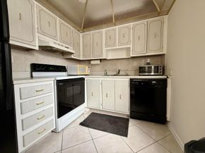 470 Capri J, Delray Beach FL 33484