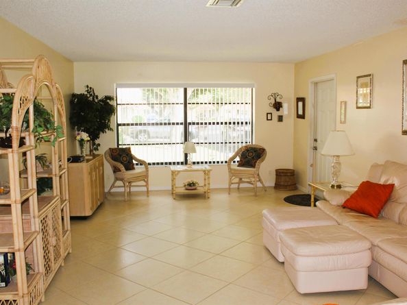 9825 Bischofia Tree Way B, Boynton Beach FL 33436