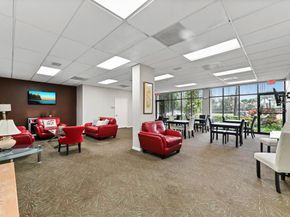 2425 Presidential Way 1806, West Palm Beach FL 33401