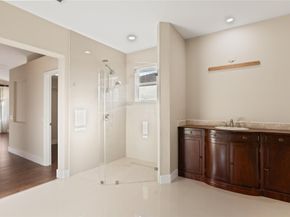 942 Windward Way, Weston FL 33327