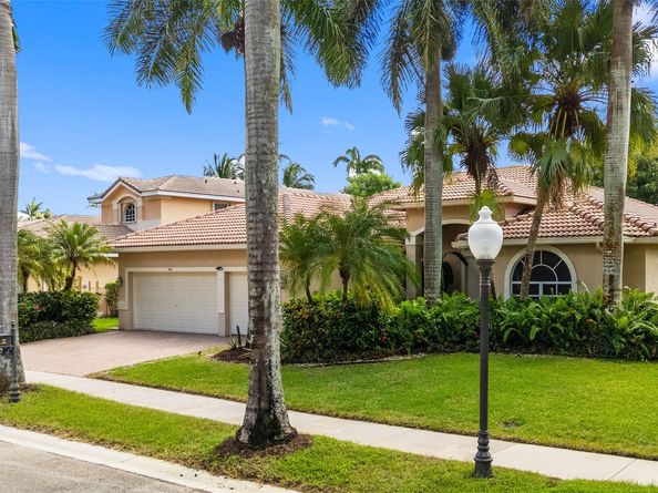 942 Windward Way, Weston FL 33327