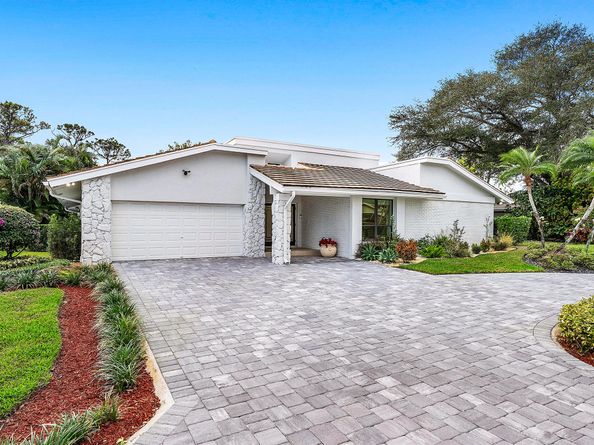 624 Lakewoode Circle W, Delray Beach FL 33445