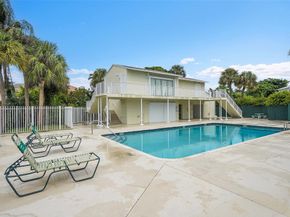 809 Crystal Lake Dr 809, Deerfield Beach FL 33064