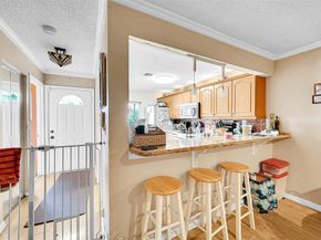 809 Crystal Lake Dr 809, Deerfield Beach FL 33064