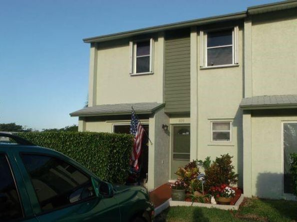 809 Crystal Lake Dr 809, Deerfield Beach FL 33064