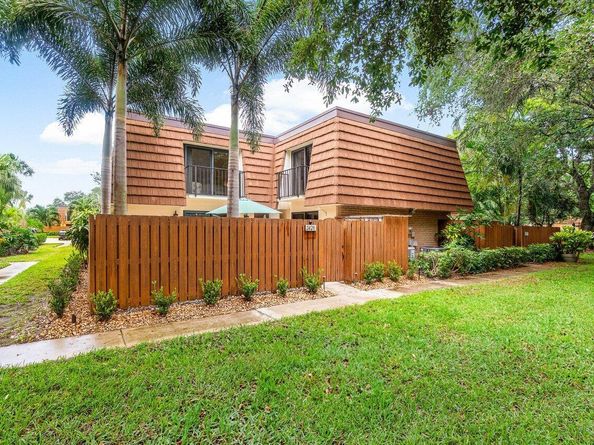 2428 24th Court, Jupiter FL 33477