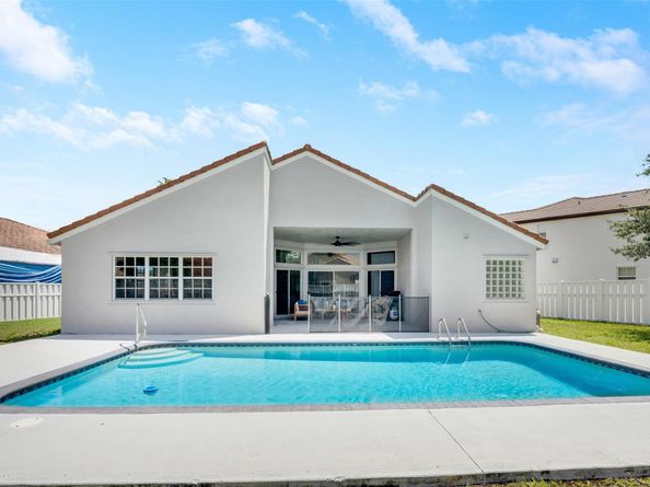 558 Slippery Rock Rd, Weston FL 33327