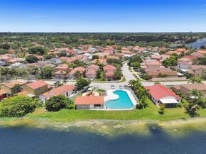 2176 NW 184th Way, Pembroke Pines FL 33029