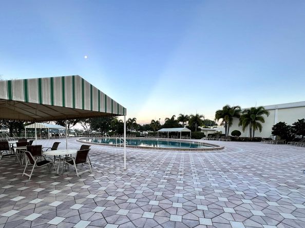 76 Dorchester D, West Palm Beach FL 33417