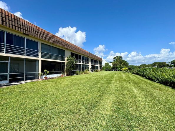 342 Southwind Drive 211, North Palm Beach FL 33408