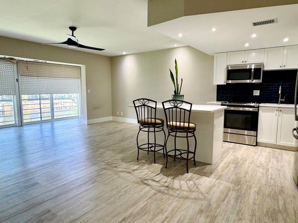342 Southwind Drive 211, North Palm Beach FL 33408