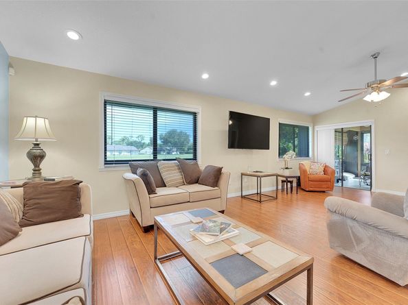 468 Long Bow Ct 468, Royal Palm Beach FL 33411