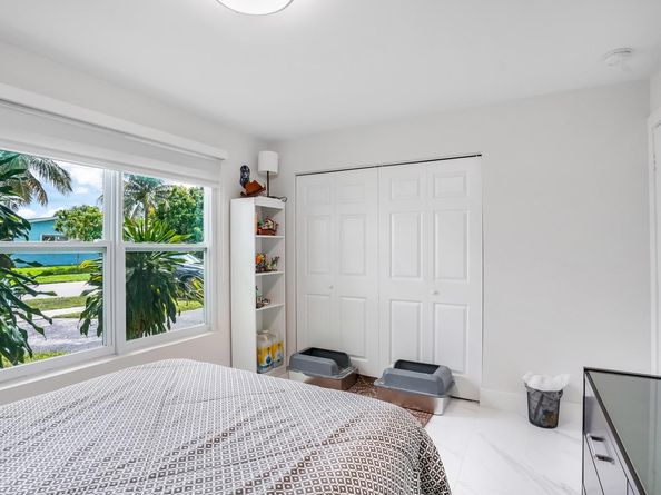 2051 NW 93rd Ln, Sunrise FL 33322