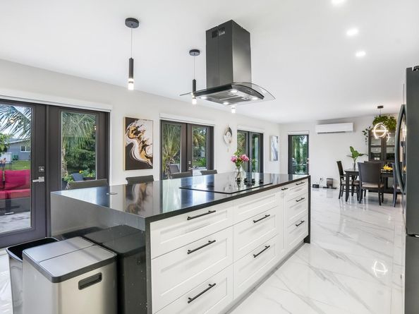 2051 NW 93rd Ln, Sunrise FL 33322