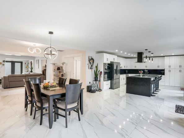 2051 NW 93rd Ln, Sunrise FL 33322