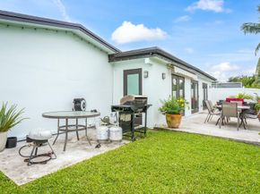 2051 NW 93rd Ln, Sunrise FL 33322