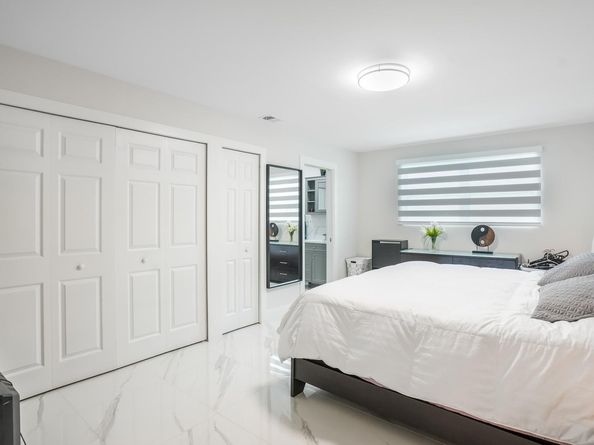 2051 NW 93rd Ln, Sunrise FL 33322