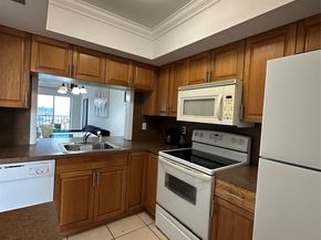 1101 Crystal Lake Dr 608, Deerfield Beach FL 33064
