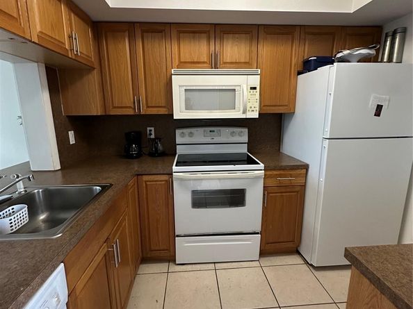 1101 Crystal Lake Dr 608, Deerfield Beach FL 33064