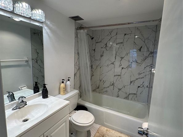 1101 Crystal Lake Dr 608, Deerfield Beach FL 33064