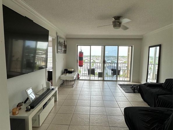 1101 Crystal Lake Dr 608, Deerfield Beach FL 33064