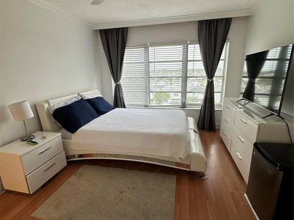 1101 Crystal Lake Dr 608, Deerfield Beach FL 33064