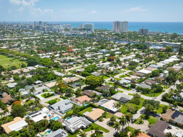 2445 SE 7th st, Pompano Beach FL 33062