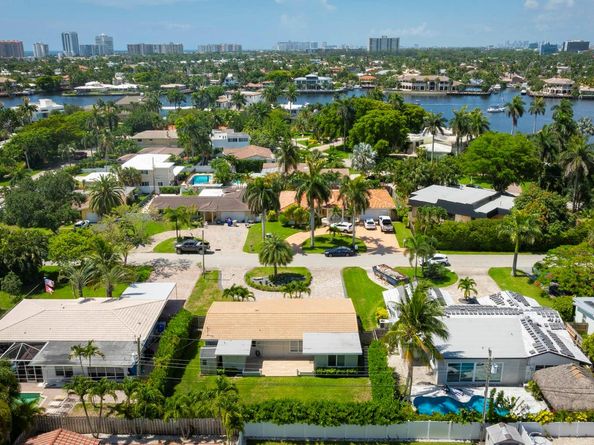 2445 SE 7th st, Pompano Beach FL 33062