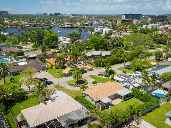 2445 SE 7th st, Pompano Beach FL 33062