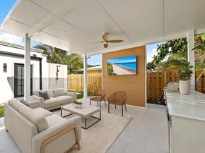 391 W Riverside Drive, Tequesta FL 33469