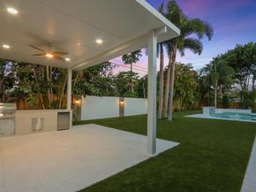 391 W Riverside Drive, Tequesta FL 33469