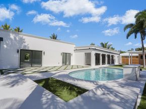 391 W Riverside Drive, Tequesta FL 33469