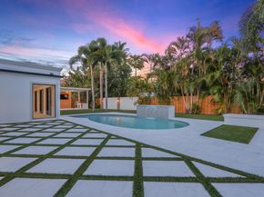 391 W Riverside Drive, Tequesta FL 33469