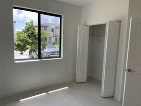 20651 NE 7 Pl, Miami FL 33179