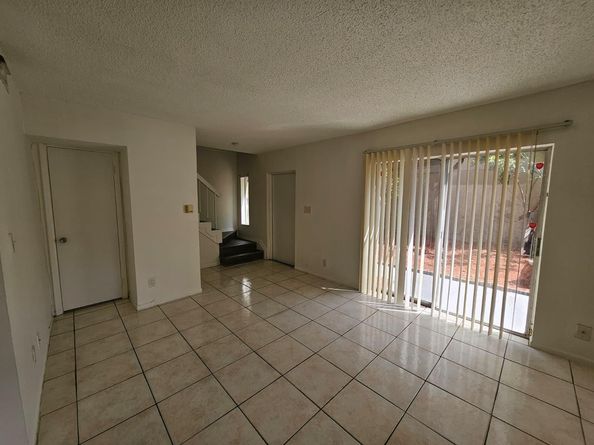 2059 NW 56th Ave 29B, Fort Lauderdale FL 33313