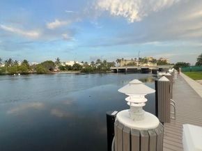 1160 N Federal Hwy 1118, Fort Lauderdale FL 33304