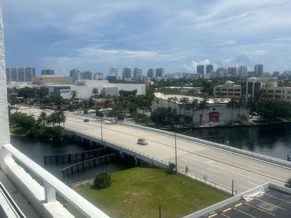 1160 N Federal Hwy 1118, Fort Lauderdale FL 33304