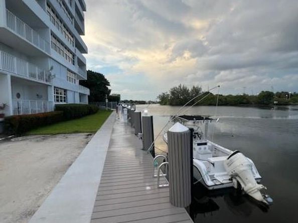1160 N Federal Hwy 1118, Fort Lauderdale FL 33304