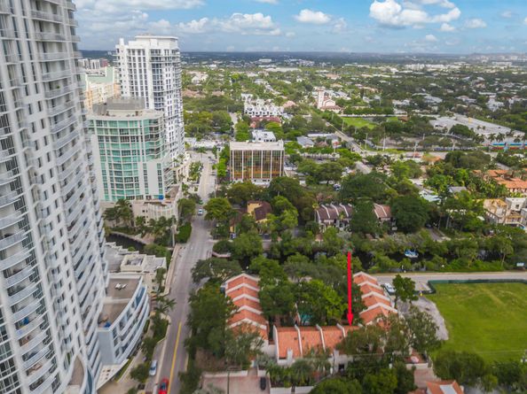 810 SE 2nd Street F, Fort Lauderdale FL 33301