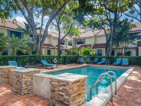 810 SE 2nd Street F, Fort Lauderdale FL 33301