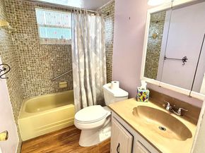 705 Lori Drive 204, Palm Springs FL 33461