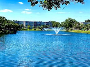 705 Lori Drive 204, Palm Springs FL 33461
