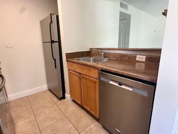 901 Meadows Circle 901, Boynton Beach FL 33436